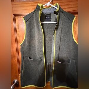 FIGS scrub vest—Olive sweater Zip vest XL